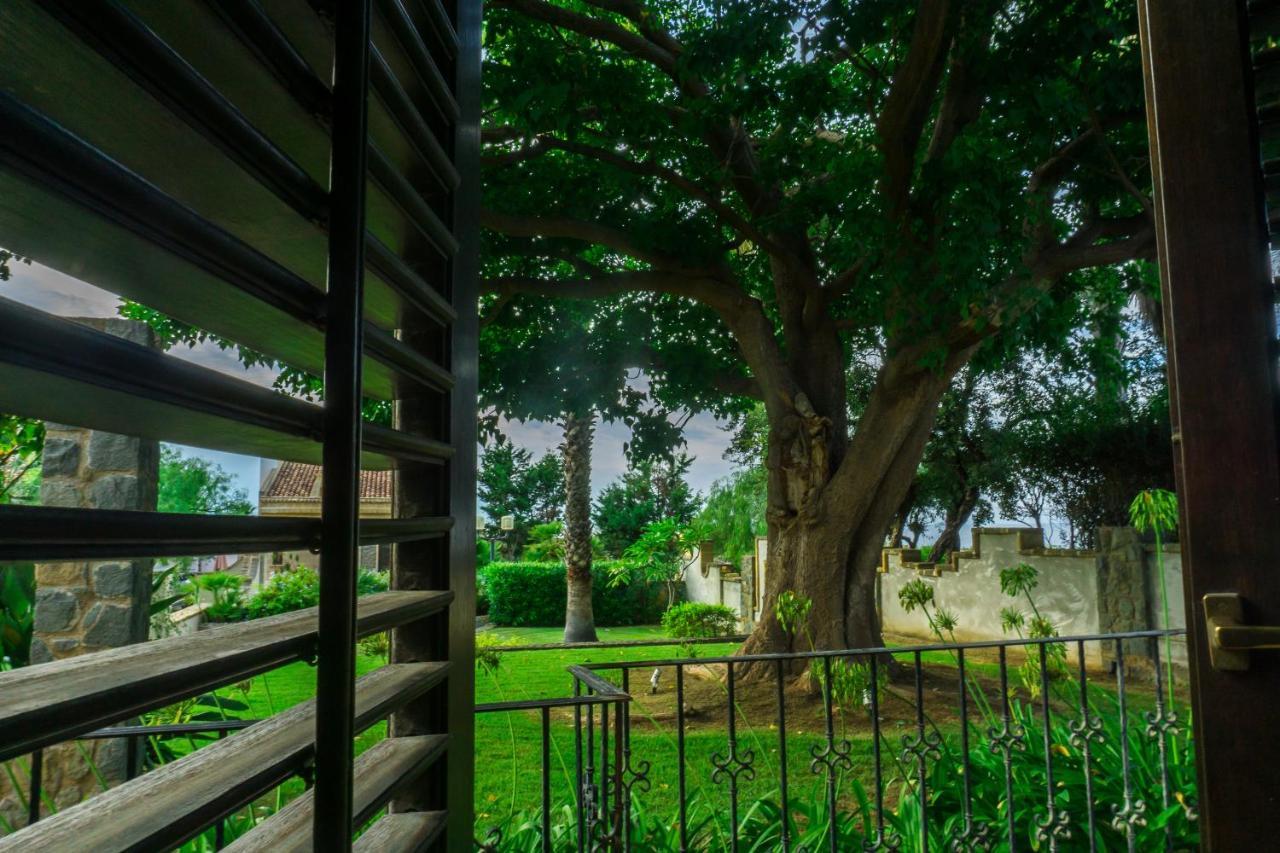 Villa Medina تْشيفالو المظهر الخارجي الصورة