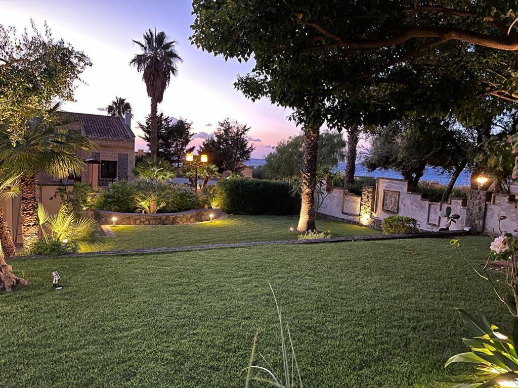 Villa Medina تْشيفالو المظهر الخارجي الصورة